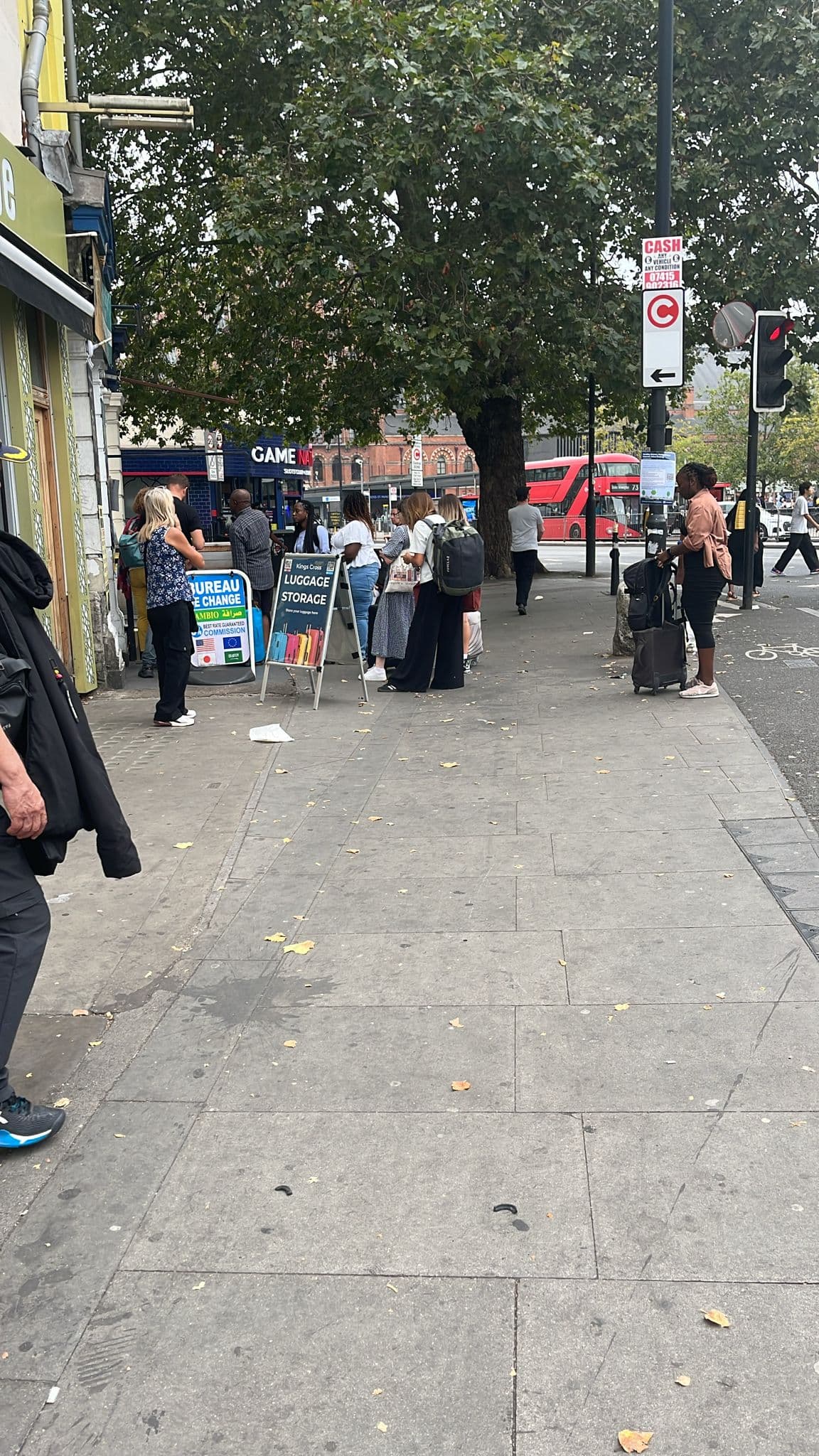 Staffed bag storage near Paddington